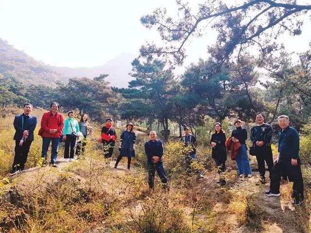 書畫不及情,格在最底下。欲欲攀仙骨,最是忘情身——張錫杰工作室山東萊蕪開課
